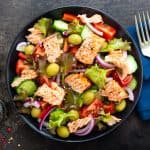 Rezept für Lachs auf buntem Ofengemüse